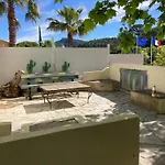 Maisonnette Avec Terrasse Et Patio A Cassis