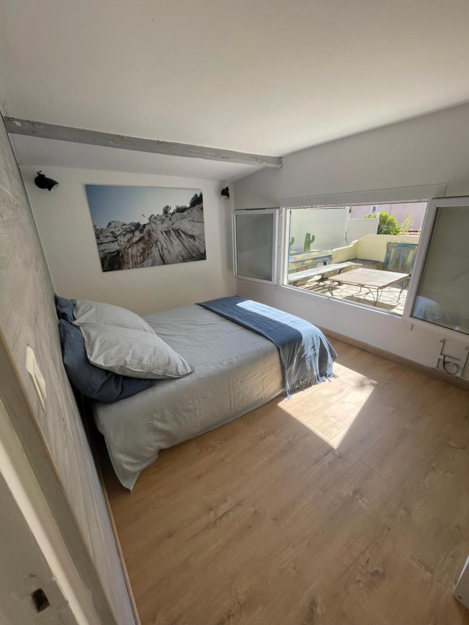 Maisonnette Avec Terrasse Et Patio A Hébergement de vacances *